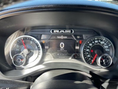 2020 RAM 1500 Big Horn Crew Cab 4x4 5'7" Box