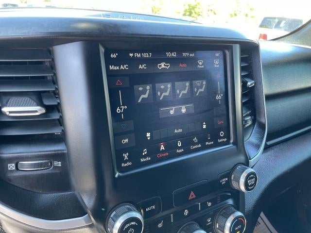 2020 RAM 1500 Big Horn Crew Cab 4x4 5'7" Box