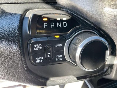 2020 RAM 1500 Big Horn Crew Cab 4x4 5'7" Box