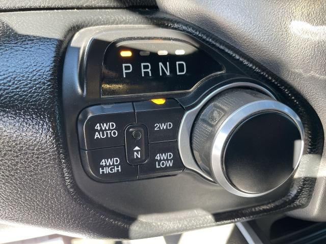 2020 RAM 1500 Big Horn Crew Cab 4x4 5'7" Box