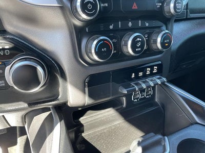 2020 RAM 1500 Big Horn Crew Cab 4x4 5'7" Box