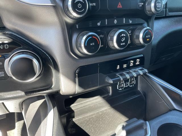 2020 RAM 1500 Big Horn Crew Cab 4x4 5'7" Box