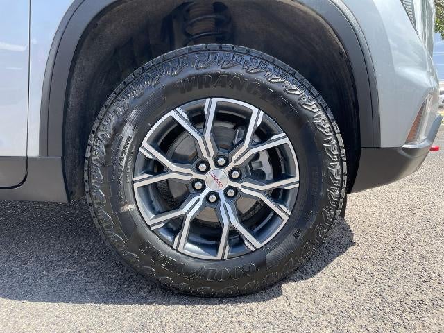 2024 GMC Acadia AT4