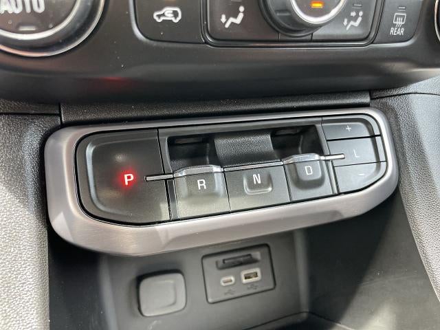 2022 GMC Acadia AT4