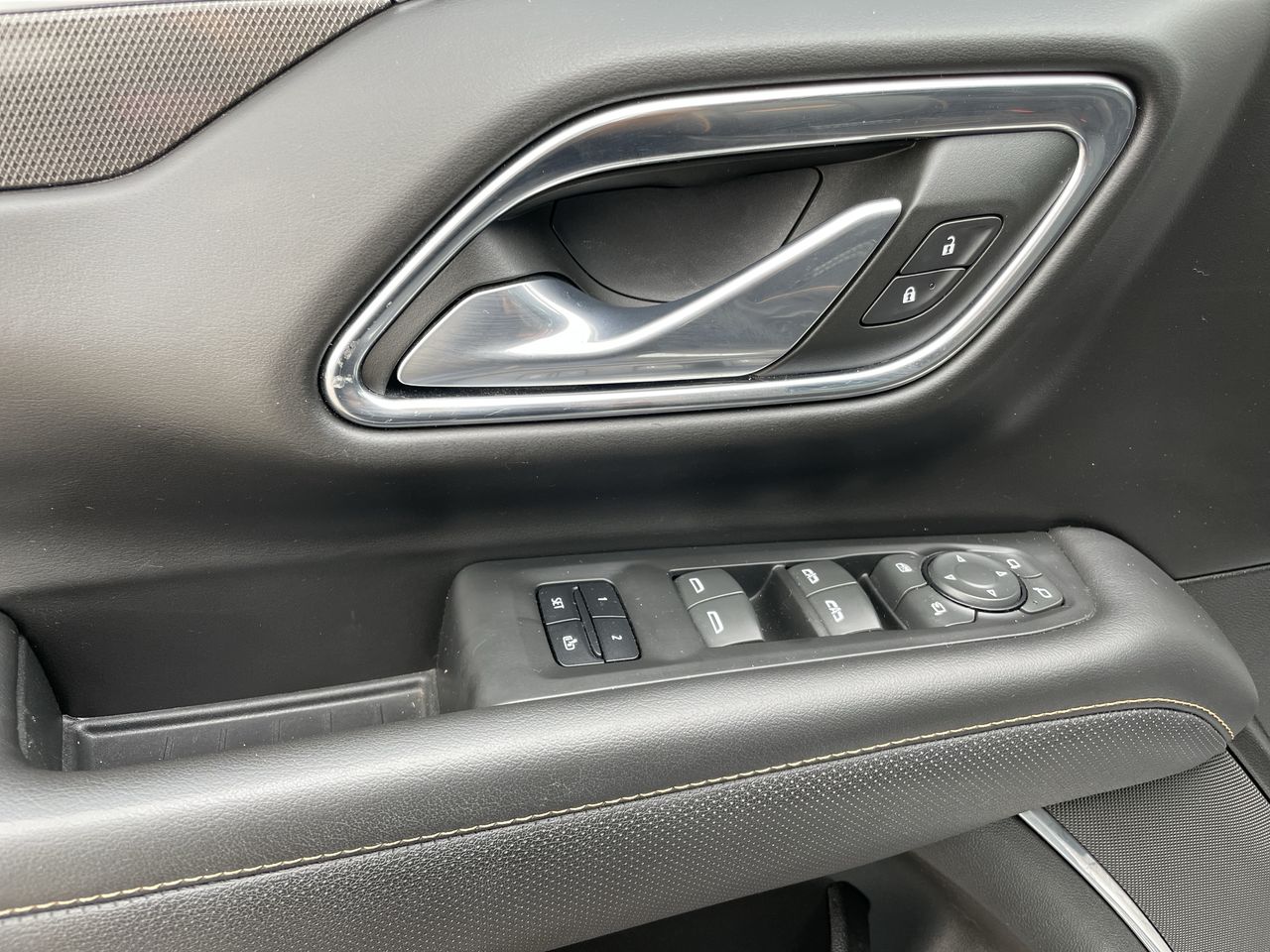 2023 GMC Yukon XL AT4