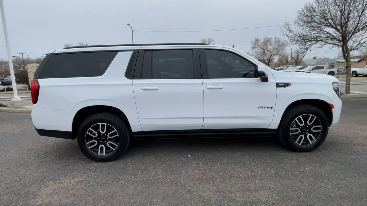 2023 GMC Yukon XL AT4