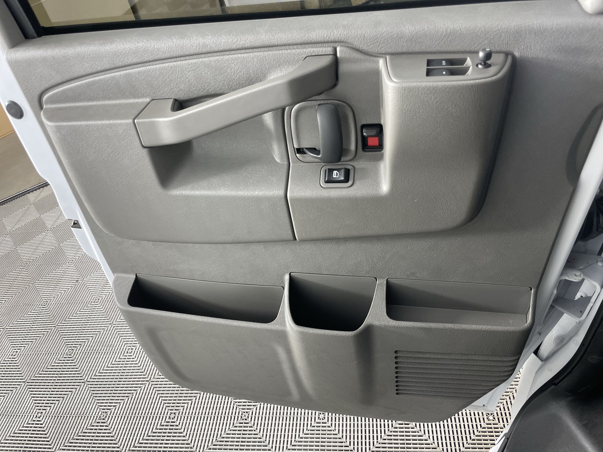 2025 GMC Savana Cargo Work Van