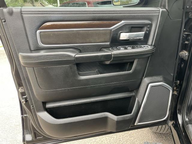 2022 RAM 3500 Laramie Crew Cab 4x4 8' Box
