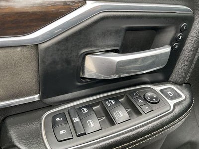 2022 RAM 3500 Laramie Crew Cab 4x4 8' Box