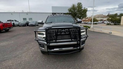 2022 RAM 3500 Laramie Crew Cab 4x4 8' Box