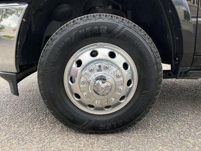 2022 RAM 3500 Laramie Crew Cab 4x4 8' Box