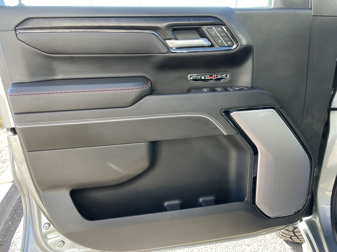 2025 GMC Sierra 1500 AT4X