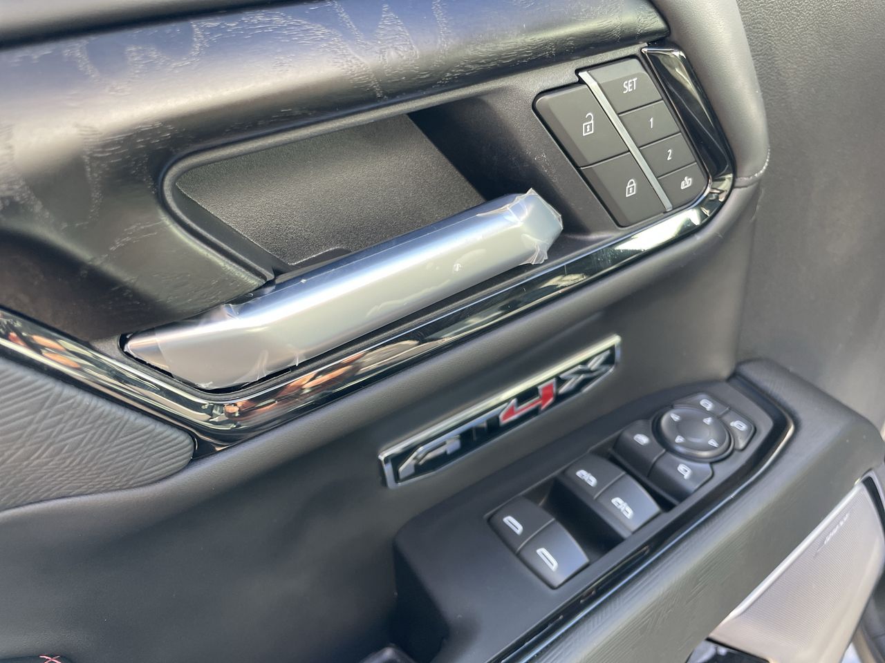 2025 GMC Sierra 1500 AT4X