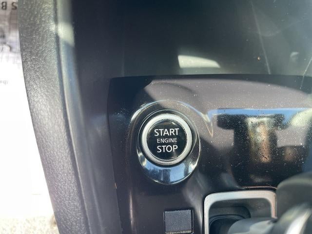 2021 Nissan Versa SR Xtronic CVT