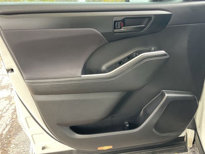 2020 Toyota Highlander LE