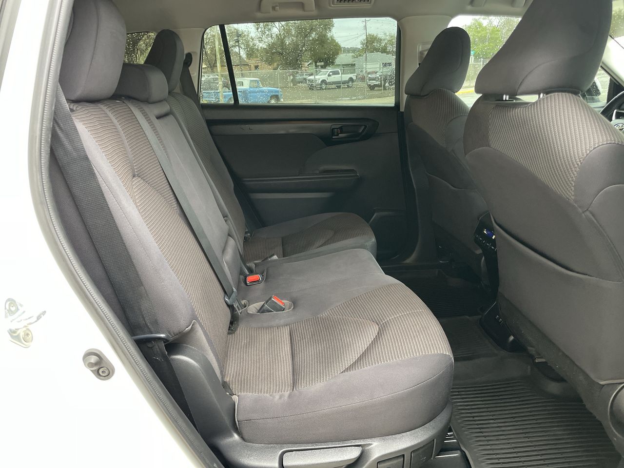 2020 Toyota Highlander LE