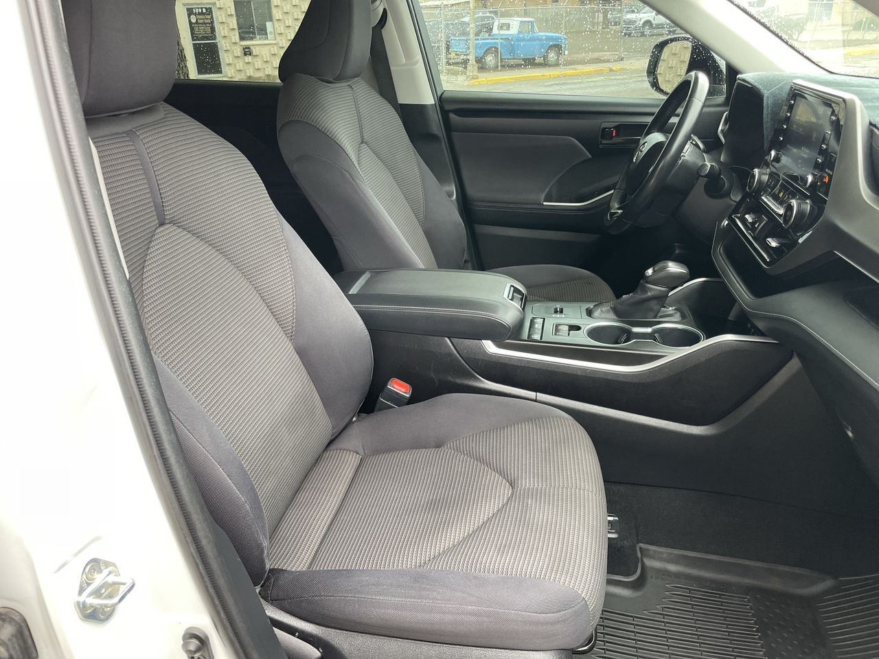 2020 Toyota Highlander LE