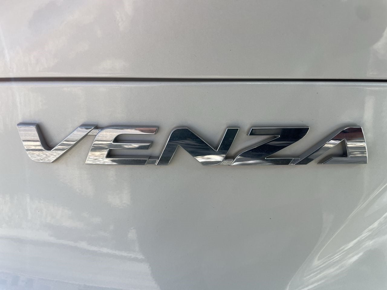 2022 Toyota Venza LE
